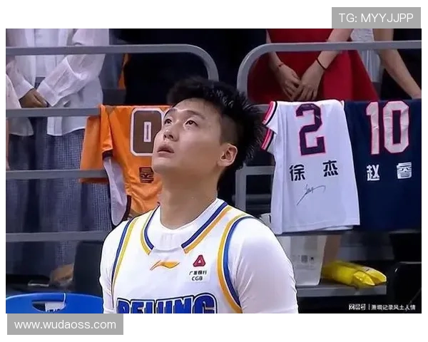 周鹏：从篮球场上的传奇到生活中的榜样，探寻他的奋斗与坚持之路